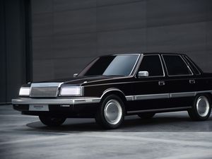 Supporting image for story: Hyundai celebrates 35th anniversary of the Grandeur with electric restomod