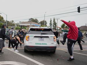 Supporting image for story: National Guard arrives in LA on Trump’s orders to quell immigration protests