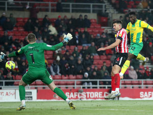 Supporting image for story: Carlos Corberan on battle with medical staff over West Brom striker Daryl Dike and Pipa injury update