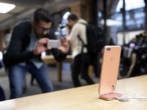 Supporting image for story: What to do if your iPhone overheats
