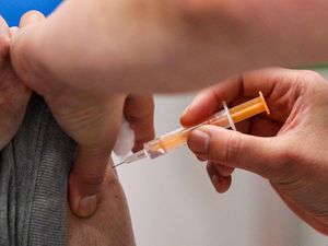 Supporting image for story: Vaccine rollout advice for the rest of British adults ‘in weeks’