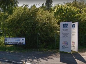 Supporting image for story: Coronavirus: Wolverhampon school 'with students of Italian origin' shuts for deep clean