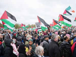 Supporting image for story: Pro-Gaza candidates defeat Labour in several seats