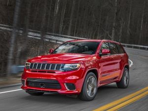 Supporting image for story: The least fuel-efficient cars on sale today