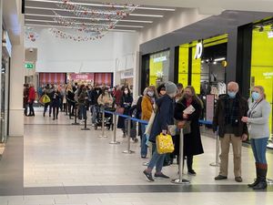 Supporting image for story: Longer hours for Shrewsbury's Covid vaccine walk-in clinic as Christmas times are confirmed