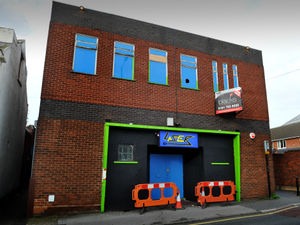 Supporting image for story: Fire crews battle suspicious blaze at old laser game centre in Willenhall