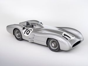 Supporting image for story: Ex-Sir Stirling Moss Mercedes F1 car expected to fetch £41 million at auction