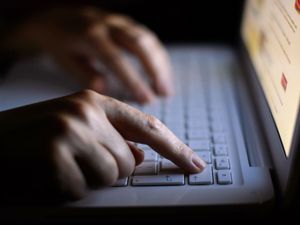 Supporting image for story: Coronavirus misinformation tool launched to flag misleading health claims