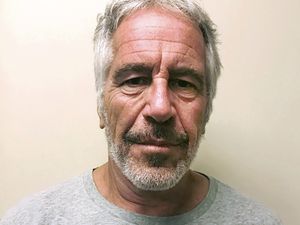 Supporting image for story: Prosecutors knew Epstein raped teenagers two years before deal, transcript shows
