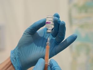 Supporting image for story: EU under growing criticism despite U-turn on Northern Ireland vaccine controls