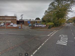 Supporting image for story: Two people injured in Tettenhall crash