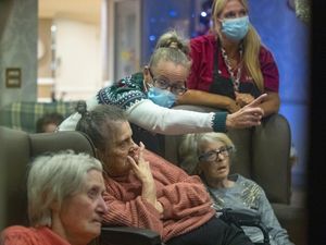 Supporting image for story: Relatives to get regular testing to allow care home visits in Government pilot