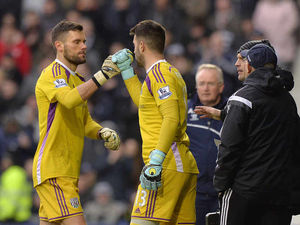 Supporting image for story: West Bromwich Albion goalkeeper Ben Foster ruled out for six months with knee injury