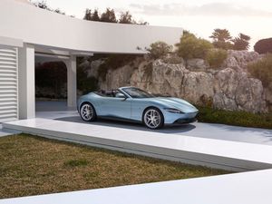 Supporting image for story: Ferrari’s Roma goes drop-top in new Spider version