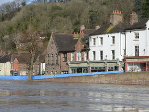 Supporting image for story: LIVE UPDATES: 'Danger to life' flood warnings remain in Shrewsbury and Ironbridge as Bridgnorth braces for more flooding