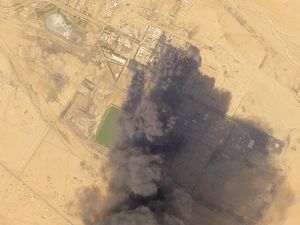 Supporting image for story: Fighting in Sudan’s civil war sets ablaze the country’s largest oil refinery