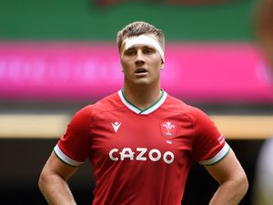 Supporting image for story: Ben Carter to head home after suffering concussion in Wales’ Test opener