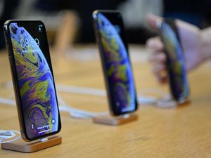 Supporting image for story: Apple hints at lower iPhone prices after sales drop