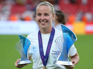 Supporting image for story: England's Beth Mead on mission to build women’s game