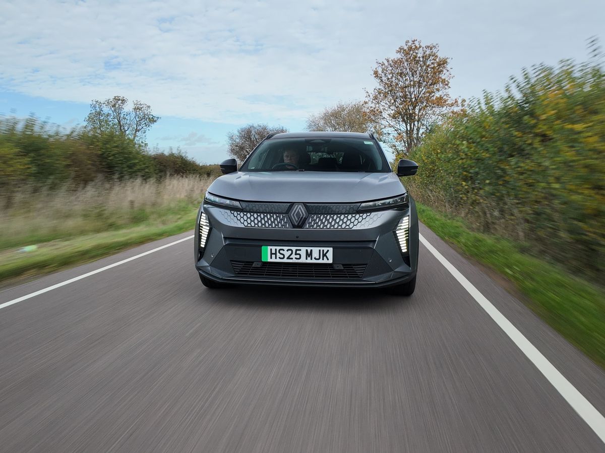 Long-term report: Can the Renault Scenic convince an EV newbie?