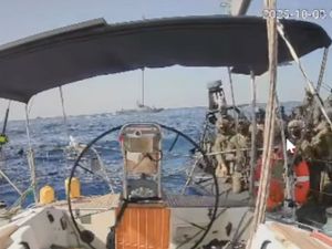 Supporting image for story: Israeli forces intercept last boat from Gaza flotilla