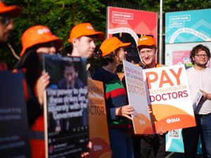 Supporting image for story: Starmer issues last-ditch appeal as thousands of doctors strike