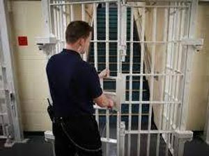 Supporting image for story: Shoplifting drug addict is jailed so he can get proper help  