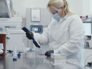 Supporting image for story: Moderna Covid-19 vaccine ‘offers high levels of protection’