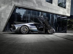 Supporting image for story: Mercedes-AMG One hypercar delayed a further two years, rumours suggest