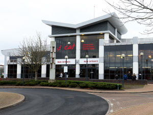 Supporting image for story: Coronavirus: Hundreds of new 999-callers to be trained at Dudley College