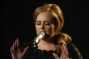 Supporting image for story: Adele performs Someone Like You at the MTV Awards