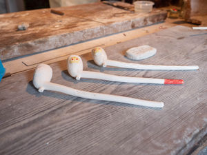 Oliver the pipemaker at work. Photo by The Ironbridge Gorge Museum Trust