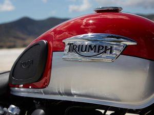 Supporting image for story: Recall issued for several models from Triumph motorcycle line-up