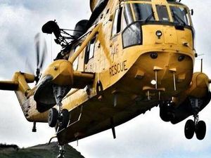 Supporting image for story: Dramatic mountain rescue picture wins Star Witness prize