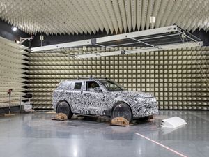 Supporting image for story: Jaguar Land Rover furthers electrified research with new facility