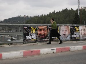 Supporting image for story: Netanyahu warns ceasefire cannot go forward unless hostage release list received