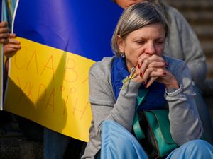 Supporting image for story: In pictures: Ten days of war in Ukraine