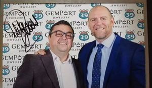 Ian Price with Mike Tindall. Photo: JustGiving/Rob Ellwood.