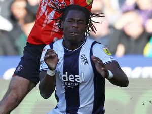 Supporting image for story: Brandon Thomas-Asante and Grady Diangana subbed due to knocks – West Brom boss Steve Bruce