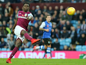 Supporting image for story: Steve Bruce: Break will do Aston Villa star Keinan Davis no harm