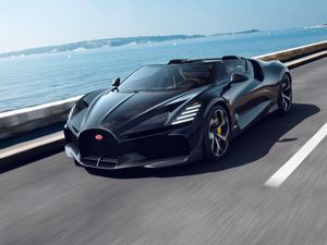 Supporting image for story: Bugatti W16 Mistral takes aim at fastest roadster title