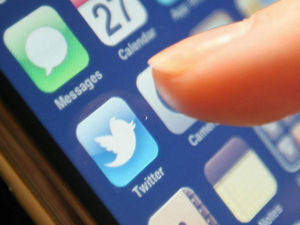 Supporting image for story: Don't drink and tweet: Social media guidelines issued to councillors