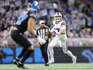Supporting image for story: Josh Allen puts an end to Detroit Lions winning streak