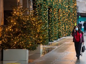 Supporting image for story: PM gives green light to Christmas but warns situation ‘finely balanced’