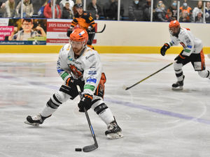 Supporting image for story: Joe Aston agrees a Telford Tigers return
