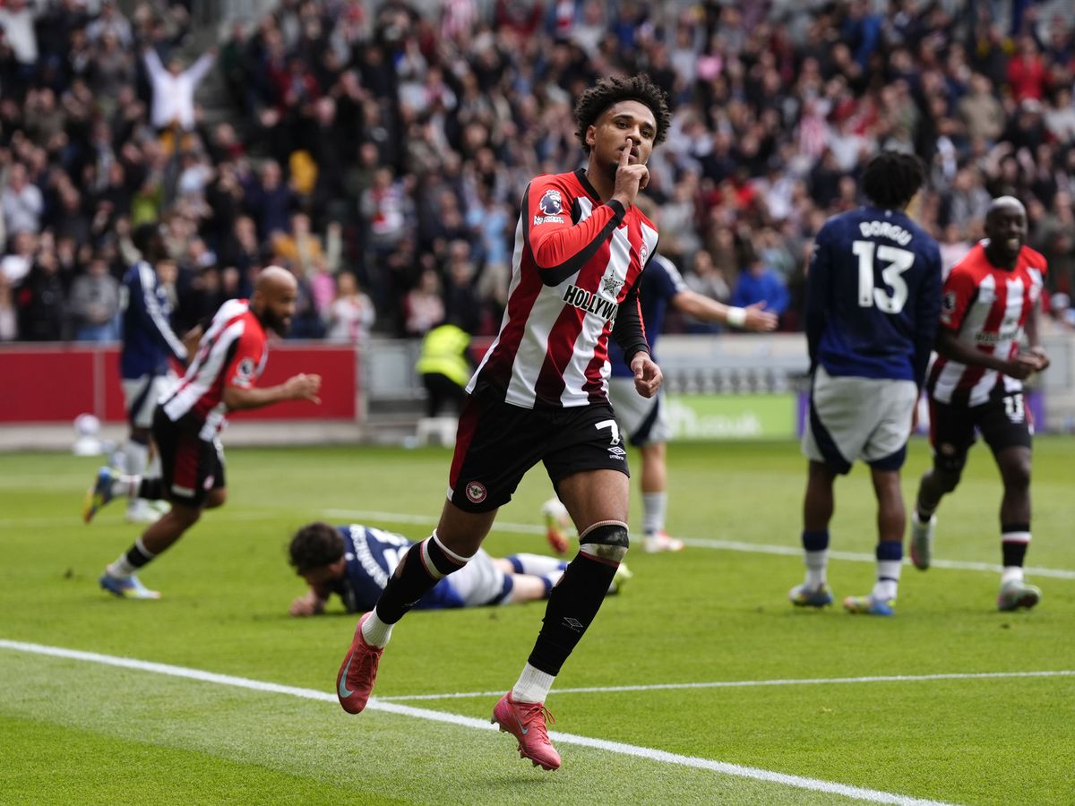 Kevin Schade’s double proves decisive as Brentford see off Manchester United