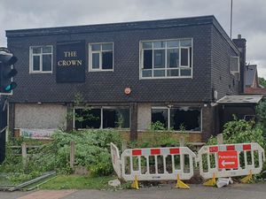 Supporting image for story: 'It's been an eyesore for years' - Residents react to fire inside former Netherton pub that was in need of demolition