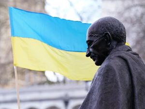 Supporting image for story: Family of Briton ‘captured by Russians in Ukraine’ want PoW rules to be applied