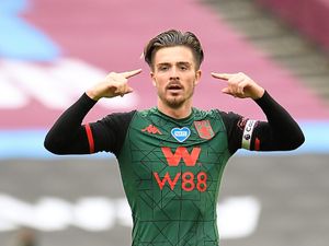 Supporting image for story: Emiliano Martinez: Jack Grealish is 'Lionel Messi with a right foot'