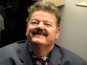 Supporting image for story: Harry Potter and Cracker actor Robbie Coltrane dies aged 72